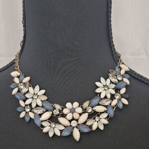 Chic Floral Necklace with Blue and White Petals